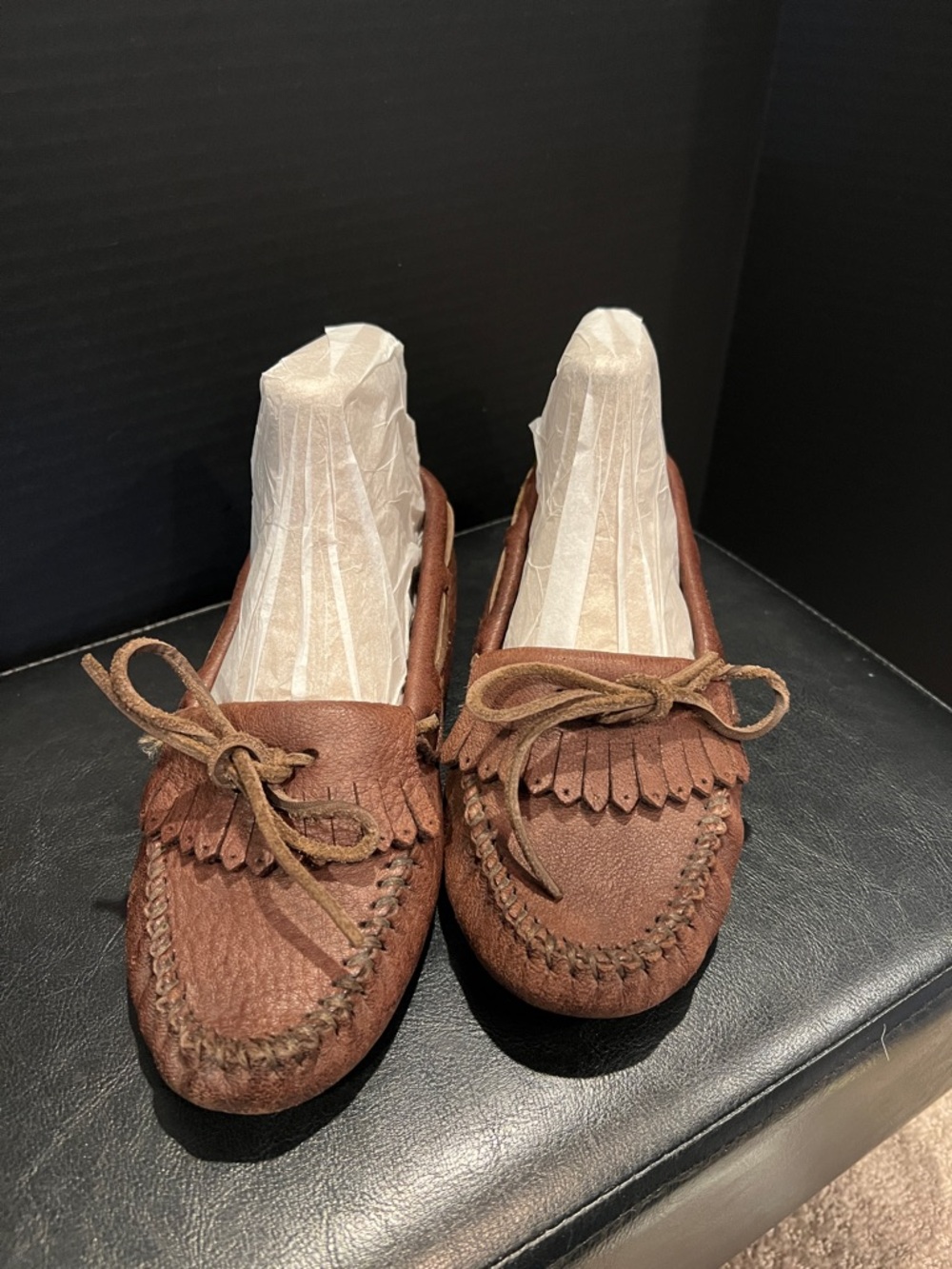 Minnetonka Brown leather Fringe Moccasins with Bow